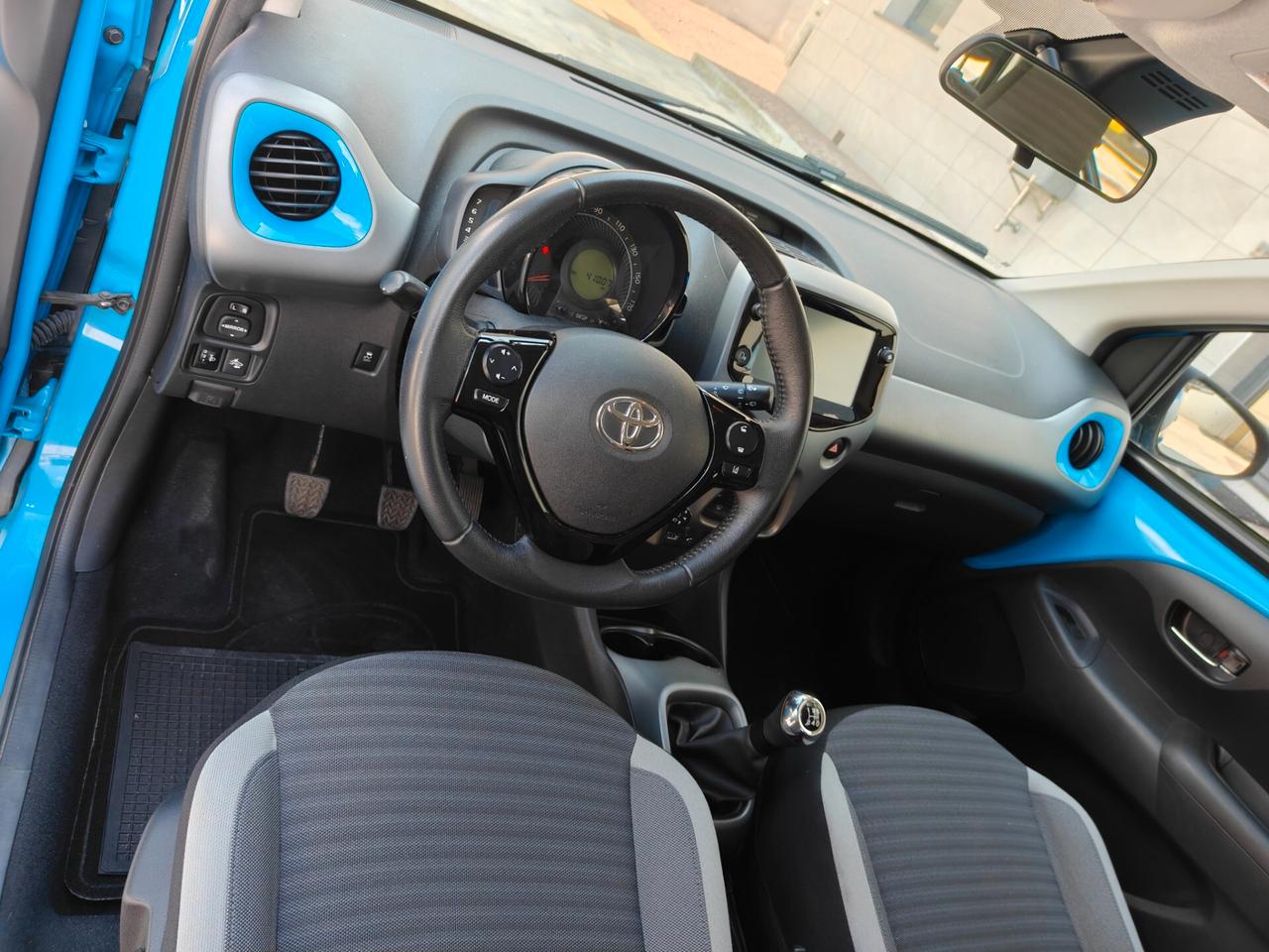 Toyota Aygo 1.0 VVT-i 72 CV 5 porte x-fun