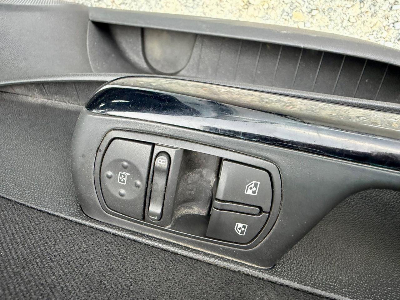 Opel Corsa 1.0 Benzina- Neopatentati- Anche Permuta