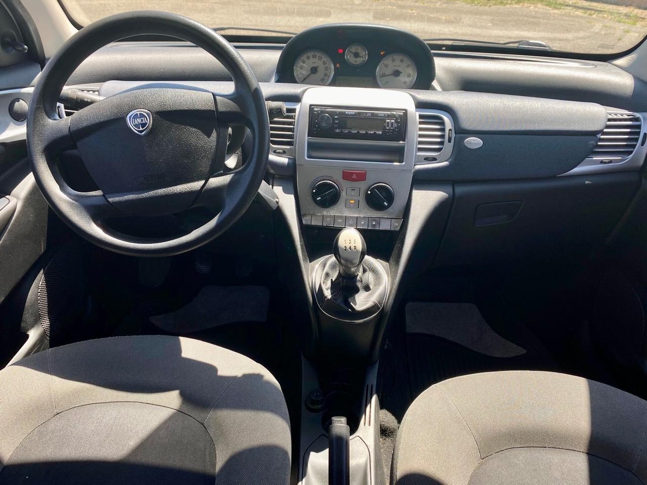 Lancia Ypsilon 1.3 MJT 75 CV Platino