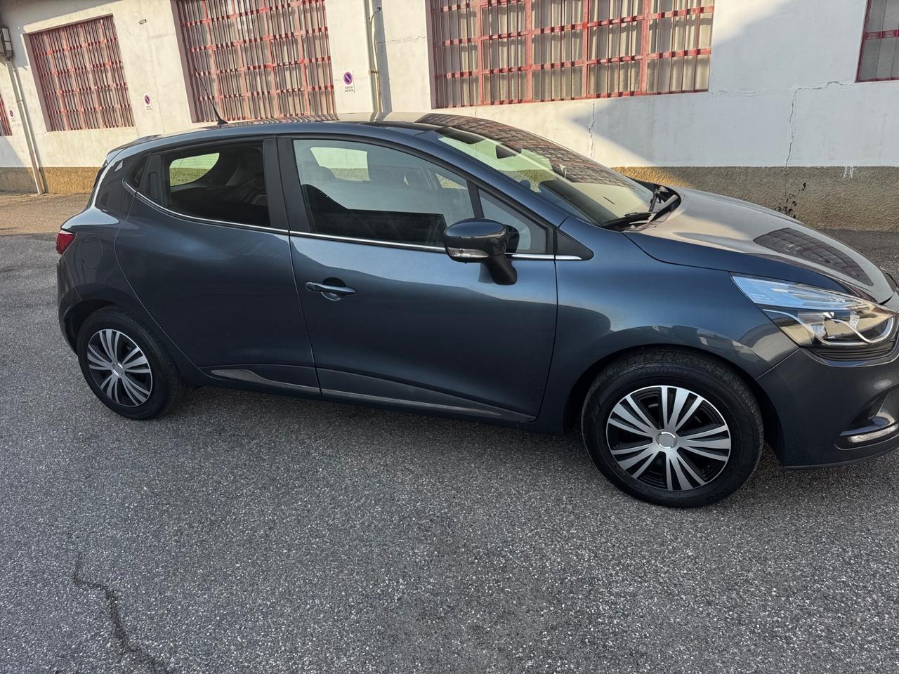 Renault Clio TCe 90 CV GPL 5 porte neopatentati