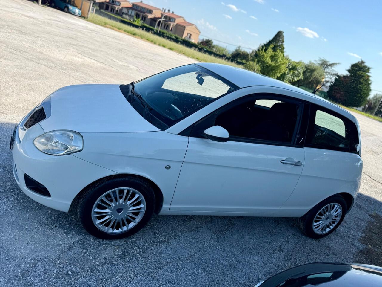 Lancia Ypsilon 1.2 Benzina 73milaKM Neopatentati
