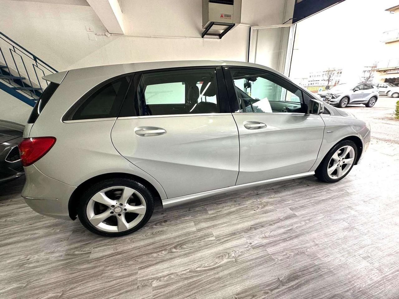 Mercedes-Benz B 180 B 180 be Premium