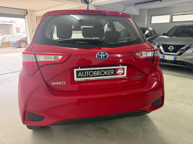 TOYOTA Yaris 1.5 Hybrid 5 porte Business