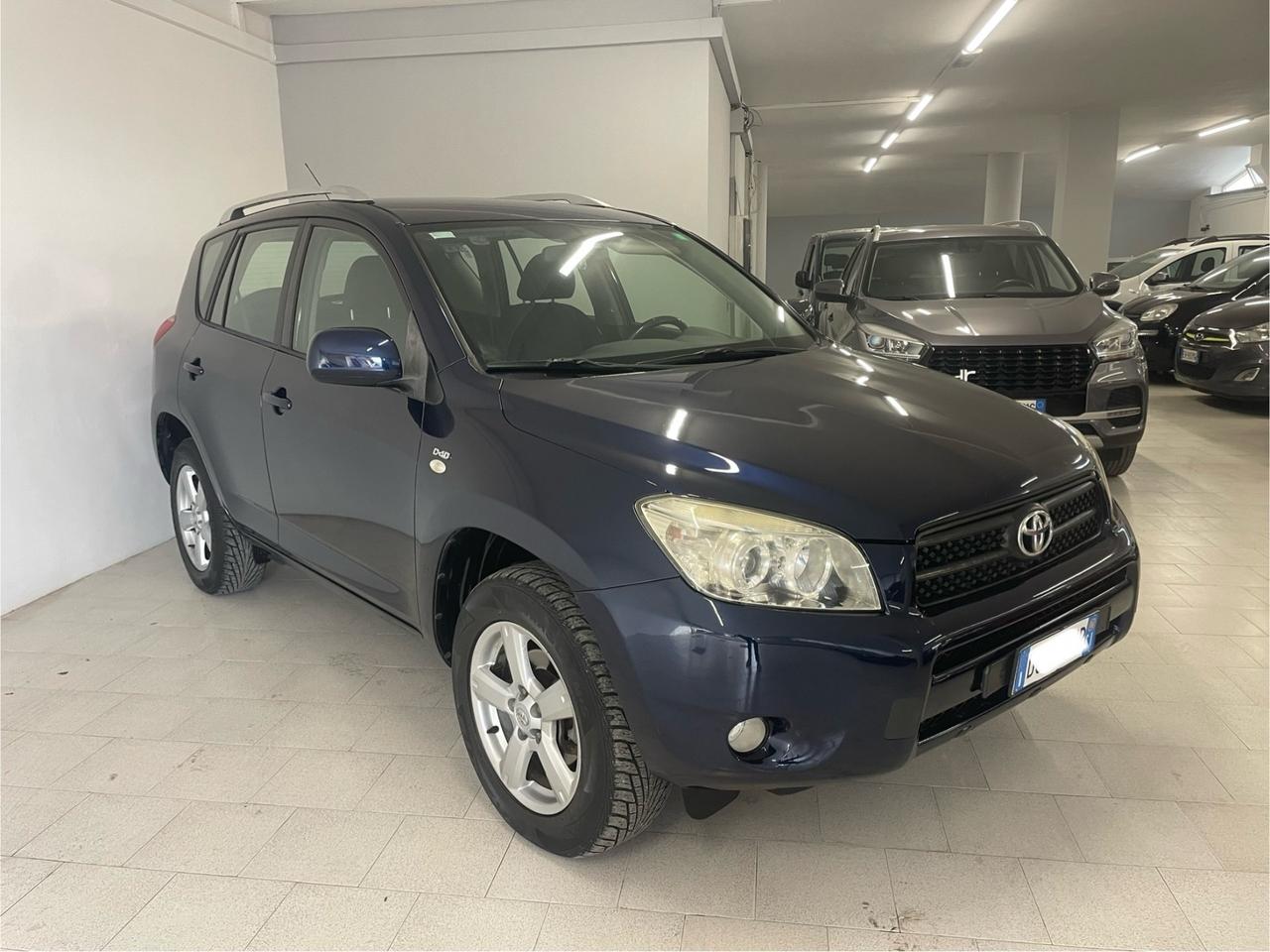 Toyota RAV4 2.2 D-4D 136 CV Sol 4x4 Perfetta
