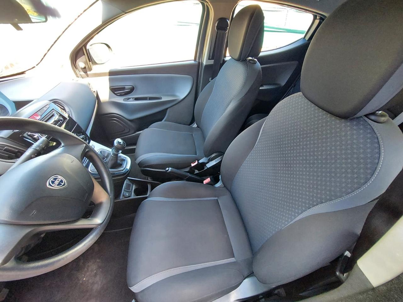 Lancia Ypsilon 1.2 benzina 69 CV 5 porte Gold