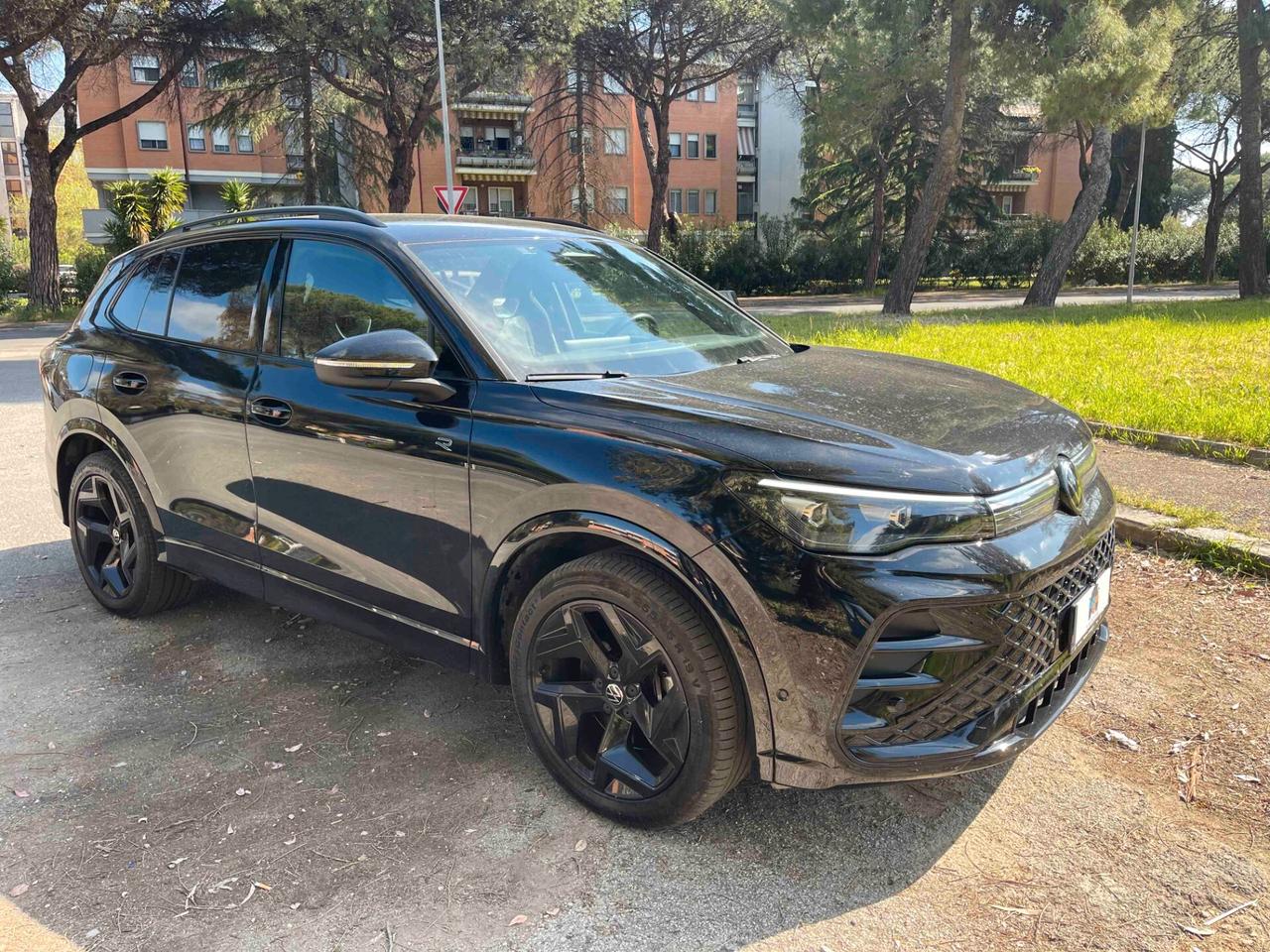 Volkswagen Tiguan 2.0 TDI 150 CV DSG R-Line Black Style Pack Automatica