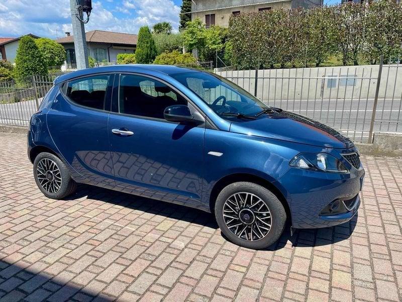Lancia Ypsilon 1.0 FireFly 70CV S&S Hybrid Platino - AZIENDALE
