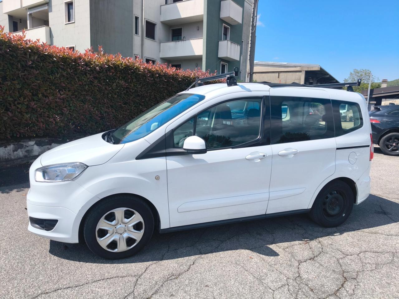 FORD TOURNEO COURIER 1,5 TDCI- EURO 6-OK NEOP.-AUTOCARRO 4 POSTI