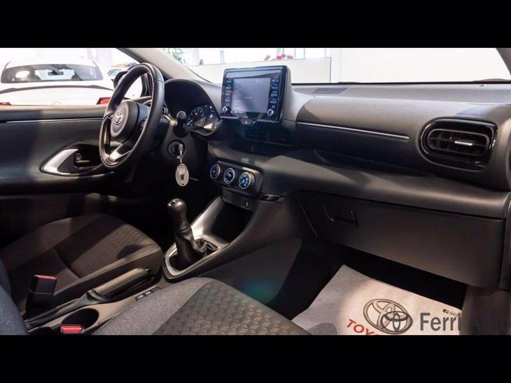 TOYOTA Yaris 1.0 active del 2023