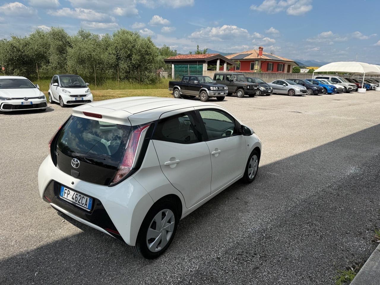 Toyota Aygo 1.0 VVT-i 72 CV 5 porte x-play