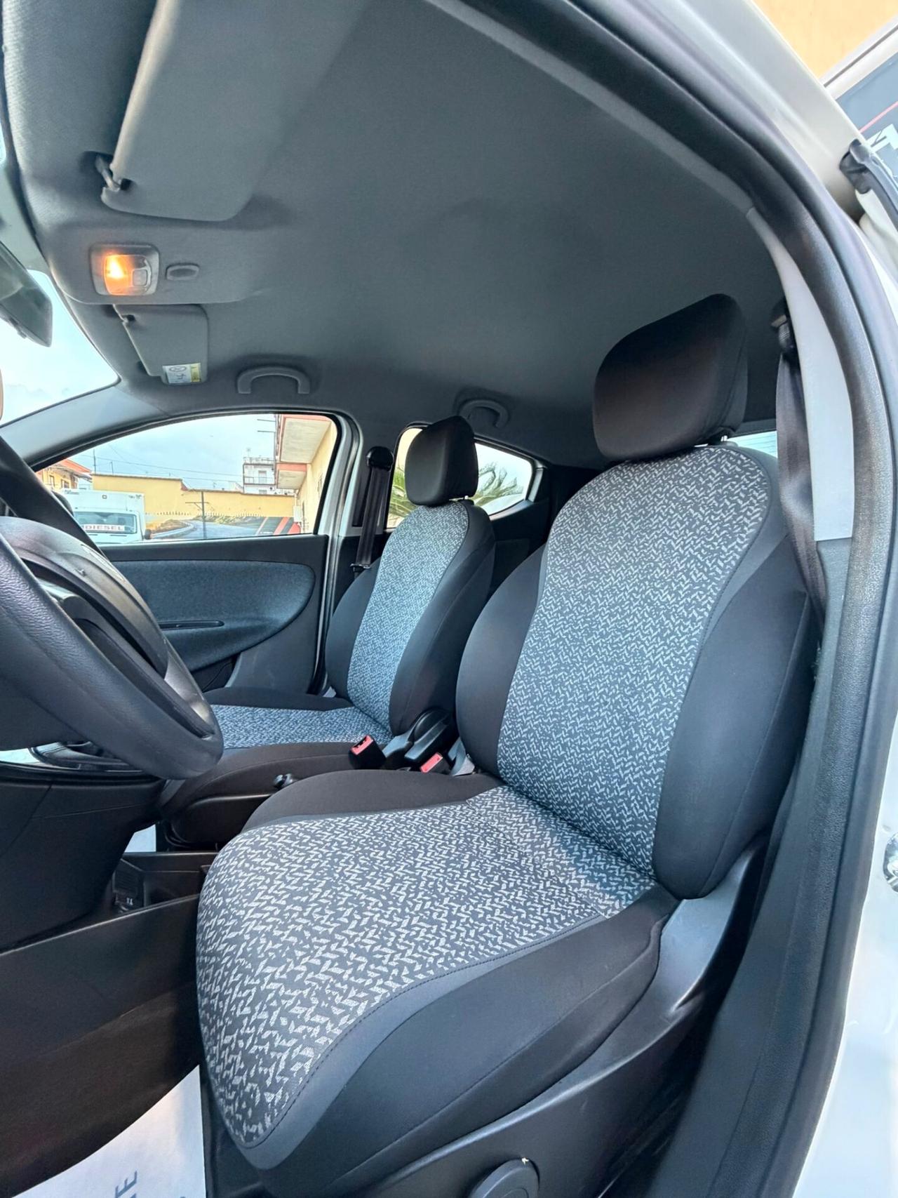 Lancia Ypsilon 1.2 69 CV 5 porte S&S Platinum