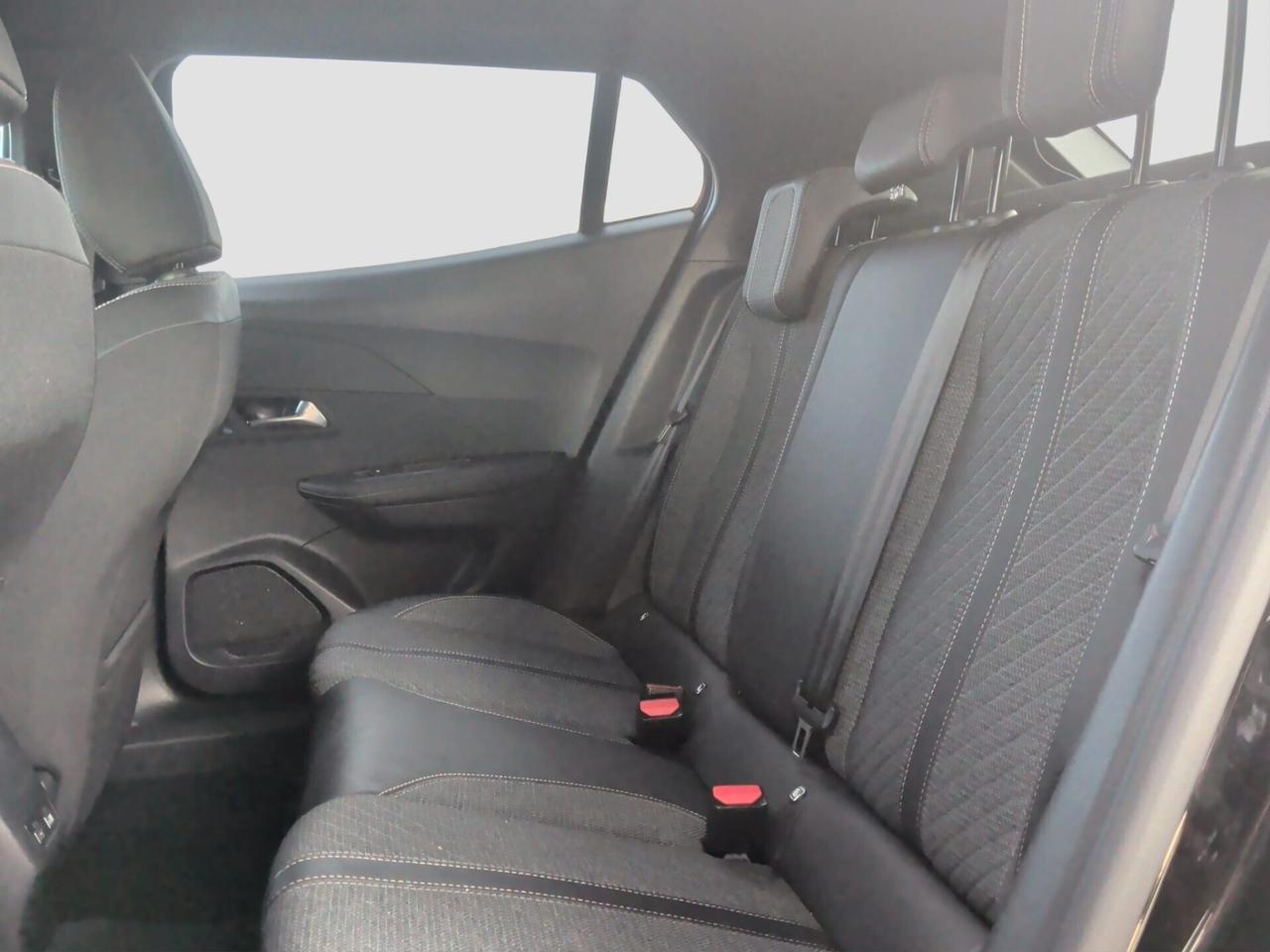 Peugeot 2008 Hybrid 145 e-DCS6 Allure 2025