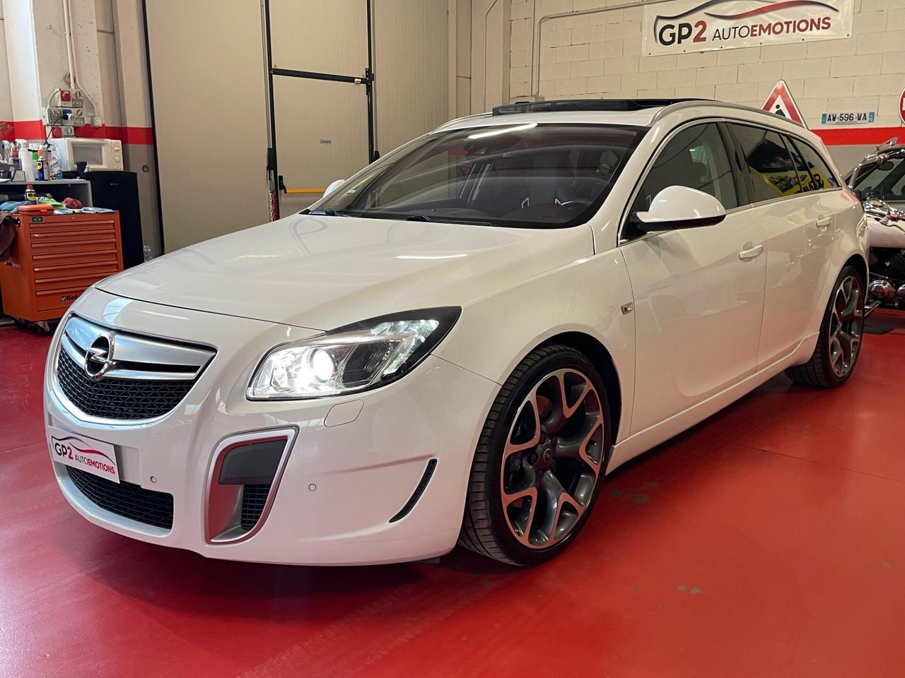 Opel Insignia 2.8 Turbo 4x4 325CV Sports Tourer OPC