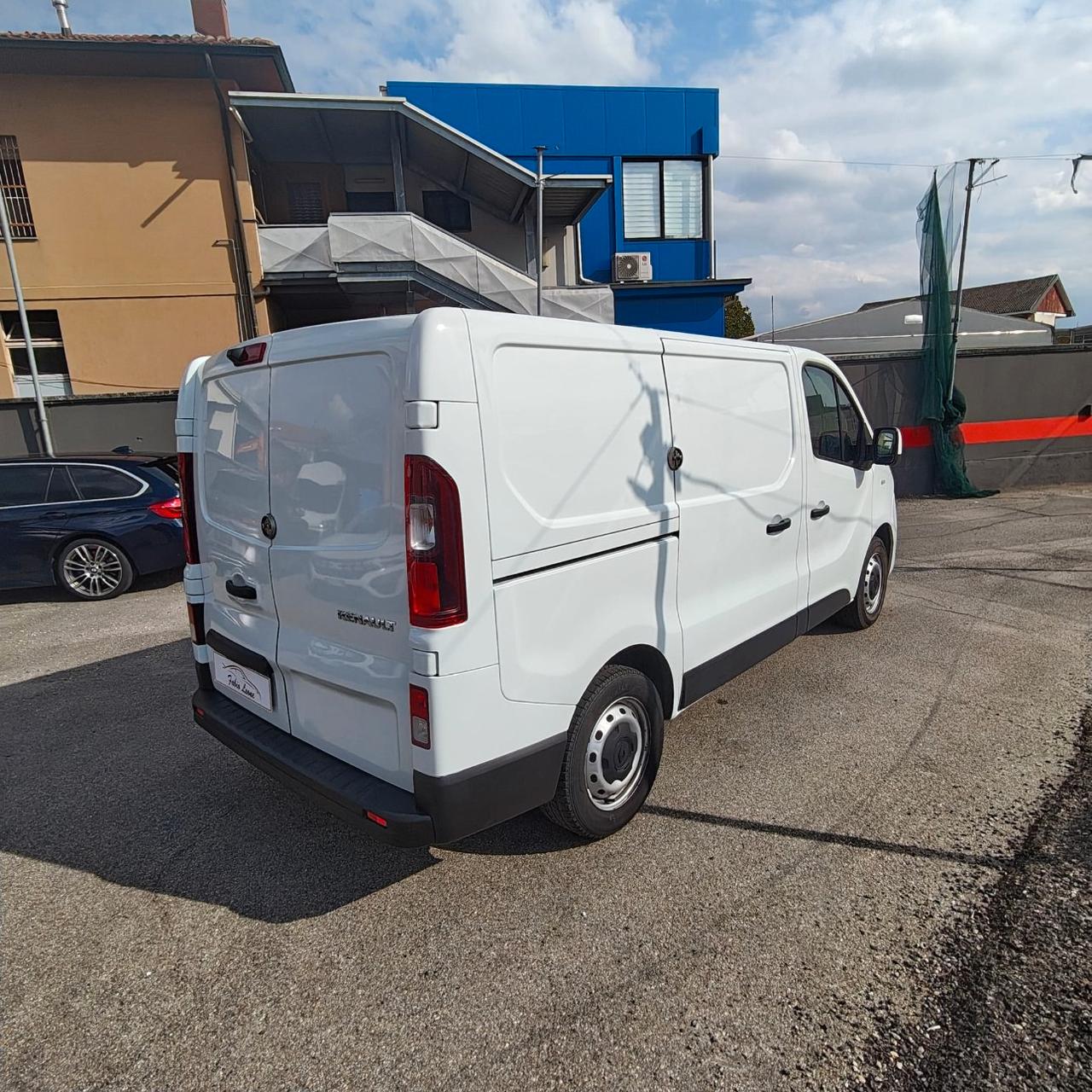 RENAULT Trafic T27 2.0 dci 120cv L1H1 Ice