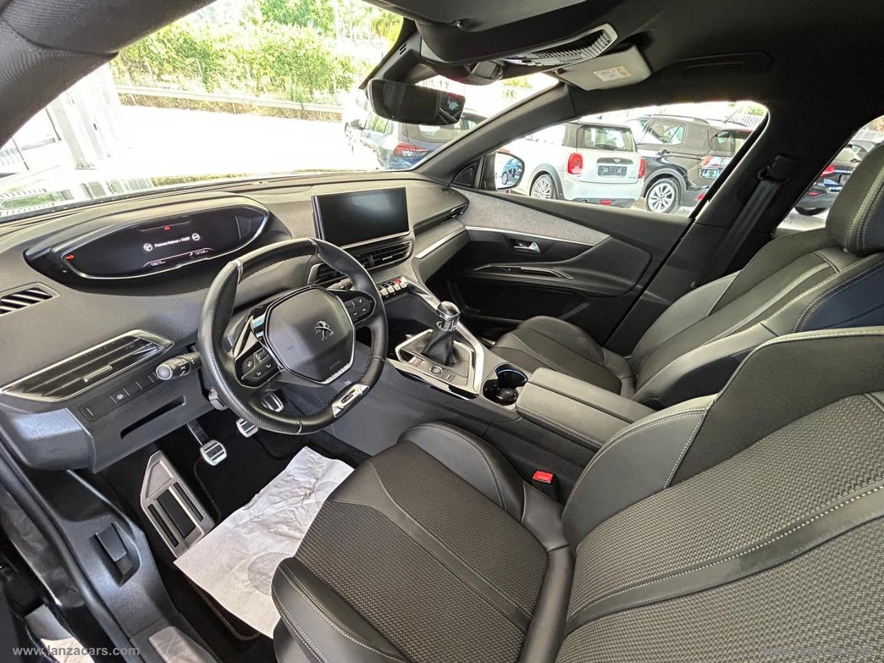 PEUGEOT 3008 PureTech Turbo 130 S&S GT