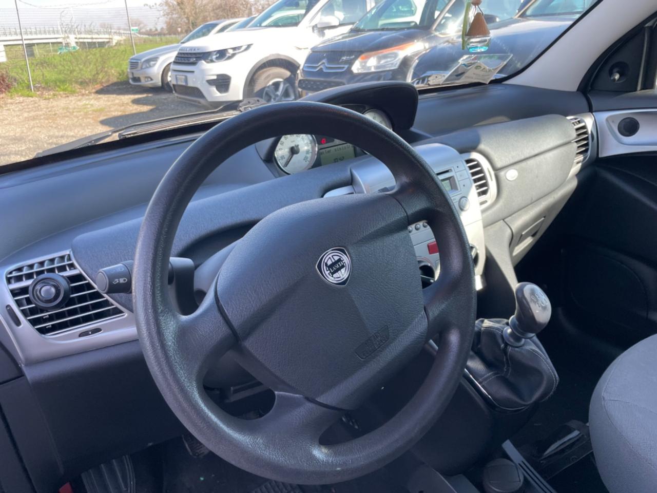 Lancia Ypsilon 1.2 16V Argento