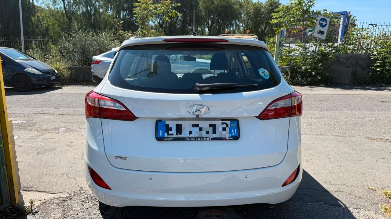 Hyundai i30 Wagon 1.6 CRDi Comfort A/T