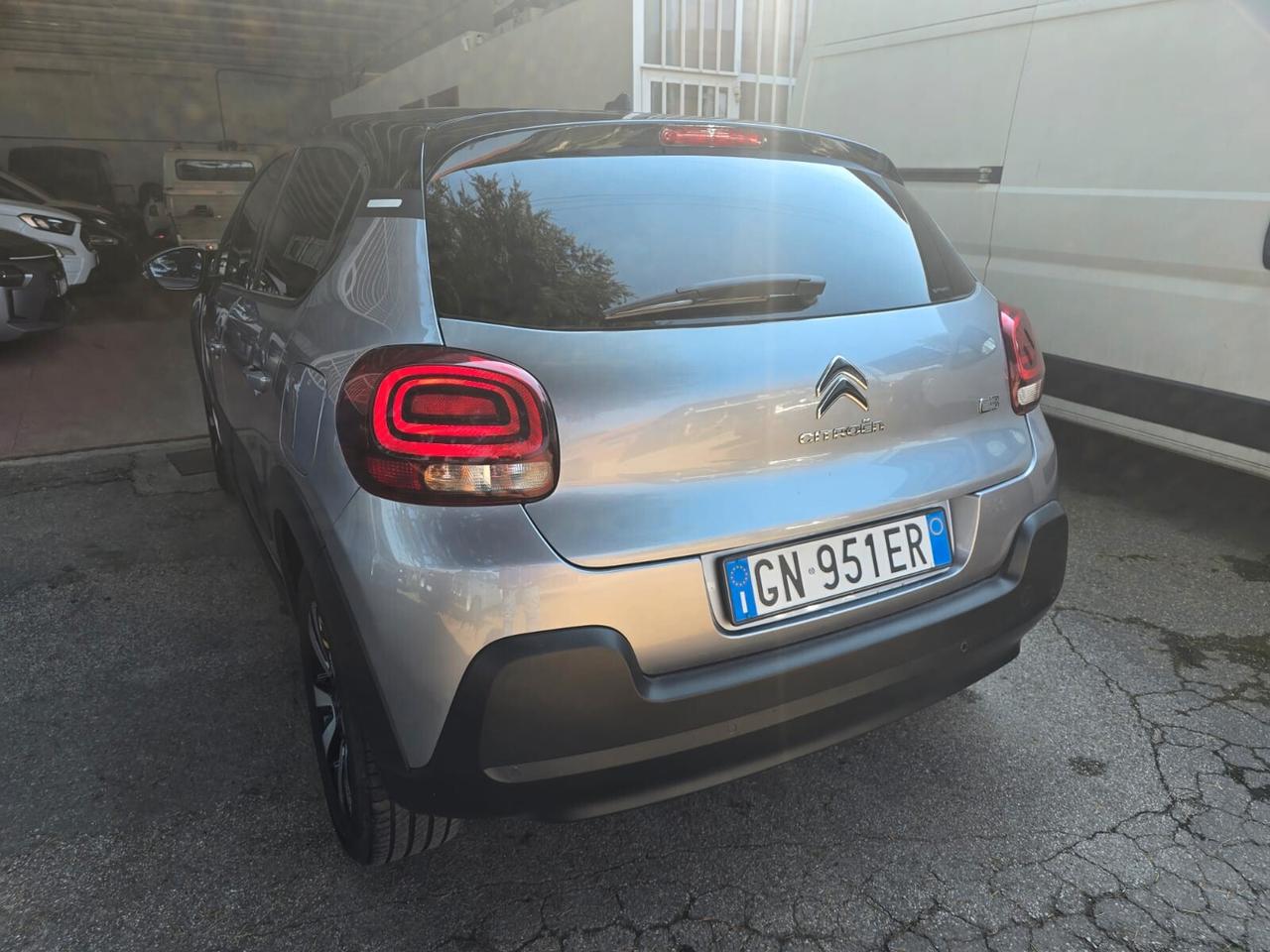 Citroen C3 BlueHDi 100 S&S Shine rate 99,00