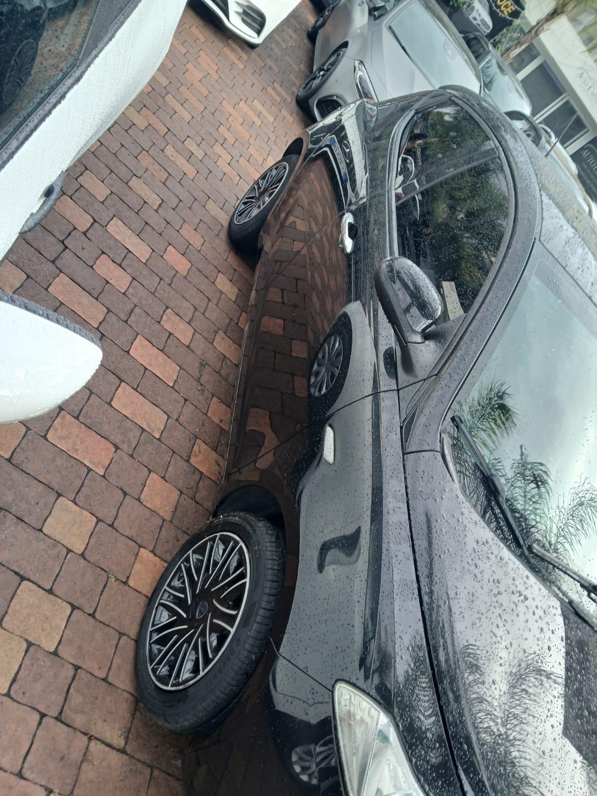 Lancia Ypsilon 1.2 69 CV prezzo 9500