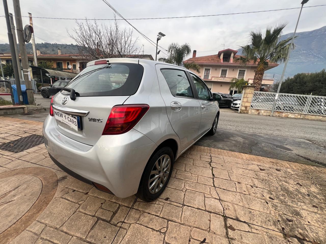 Toyota Yaris 1.0 5 porte Lounge