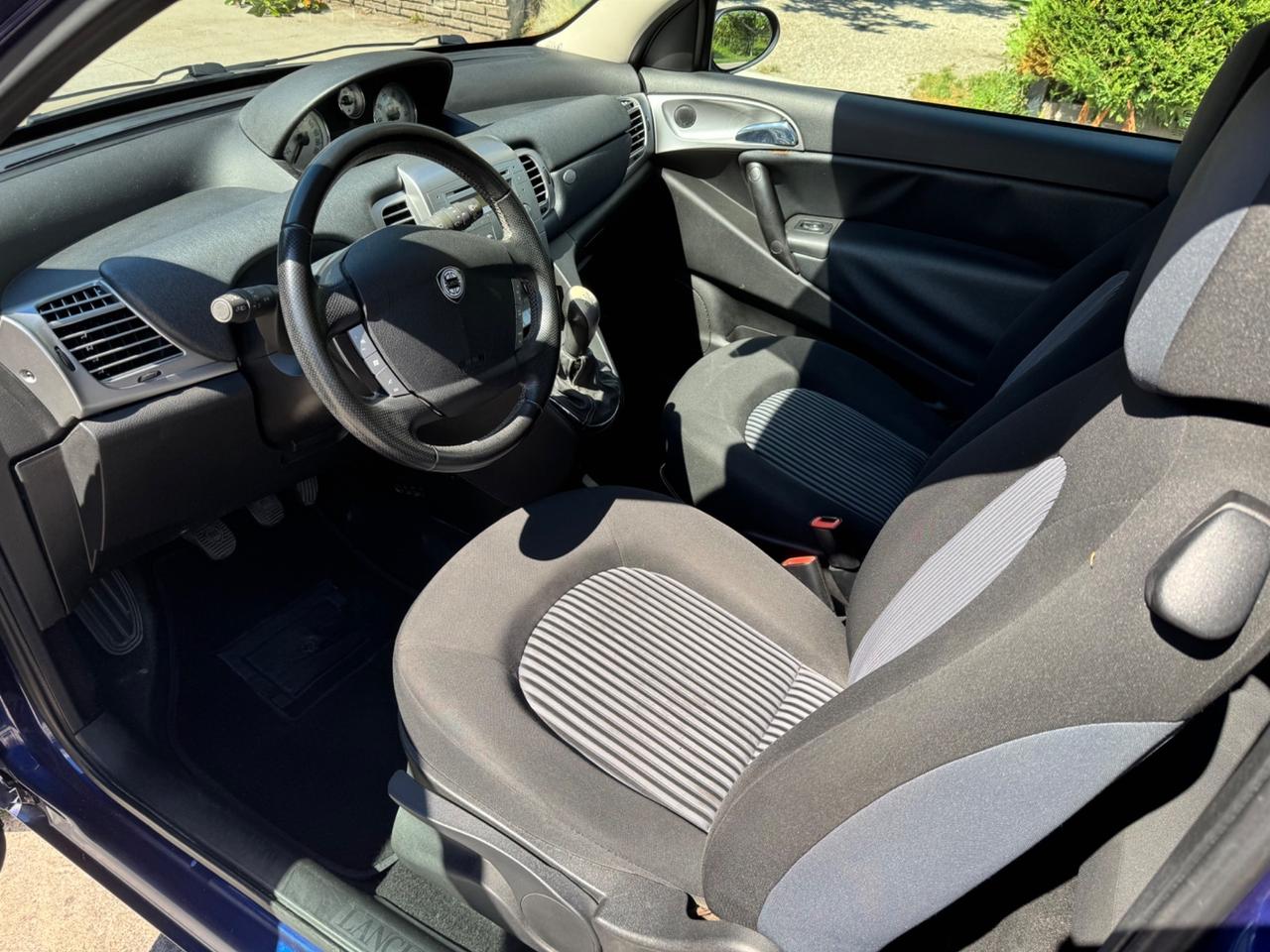 Lancia Ypsilon 1.3 MJT 75 CV PER COMMERCIANTI