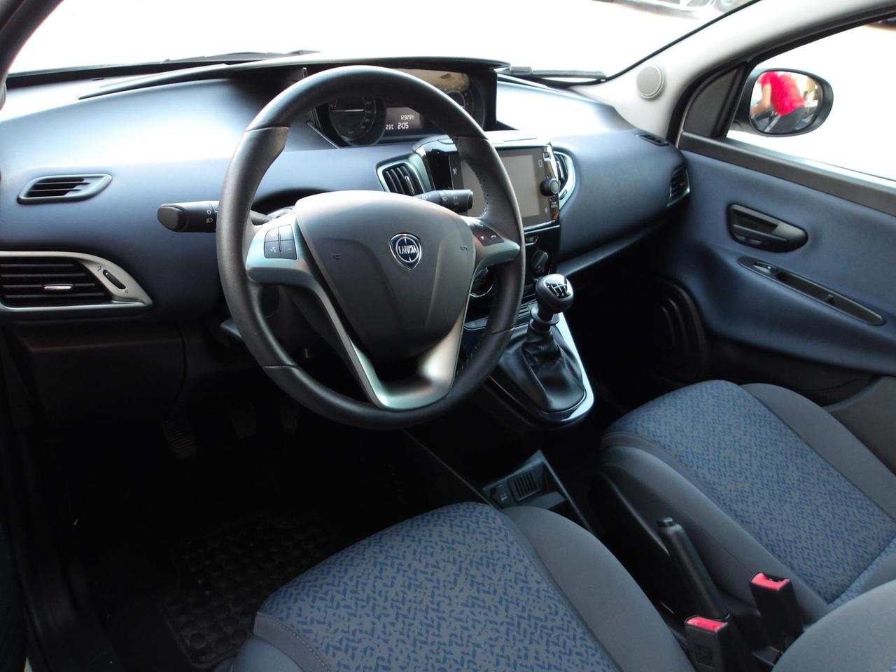 Lancia Ypsilon 1.0 firefly hybrid Gold Plus s&s 70cv 5p.ti