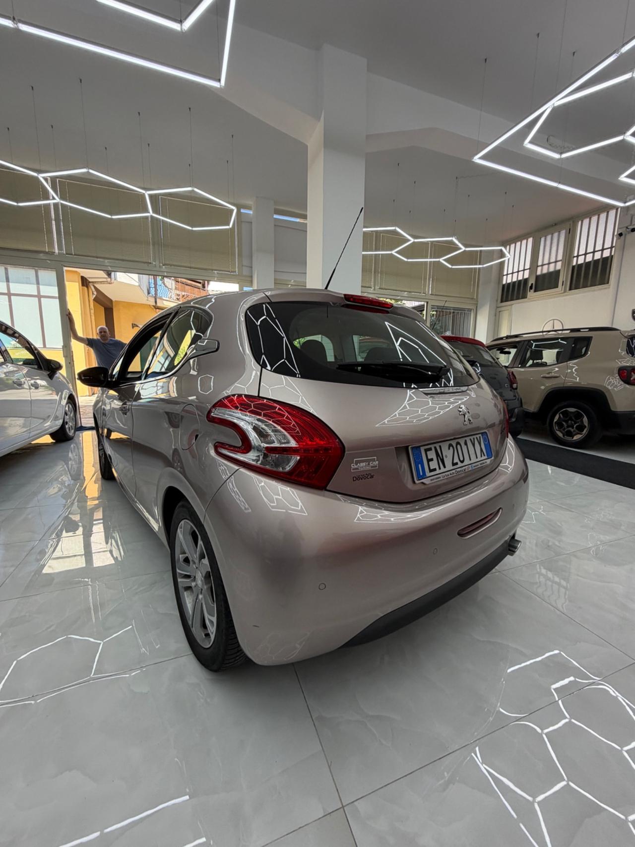 Peugeot 208 1.2 VTi 82 CV 3 porte Allure