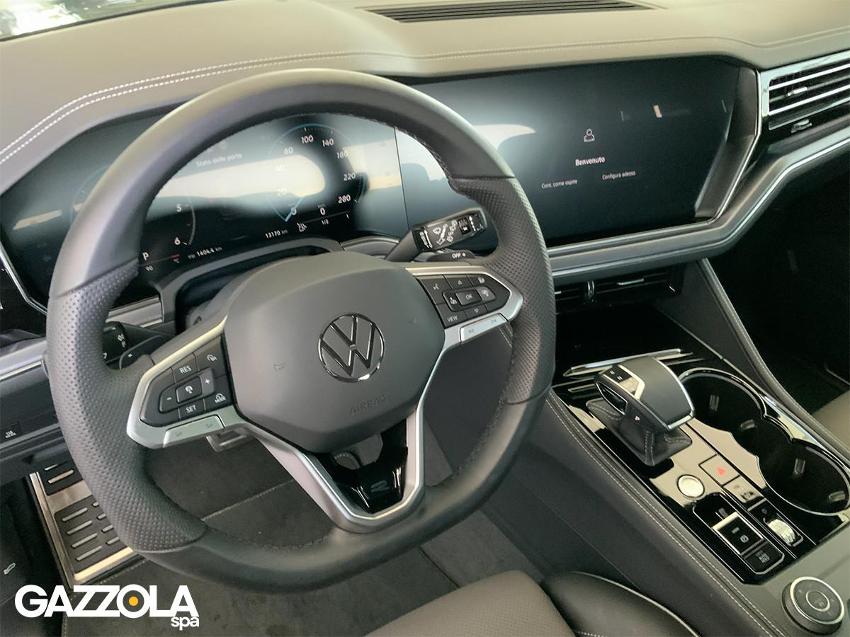 Volkswagen Touareg 3.0 V6 tdi scr R-Line 231cv auto