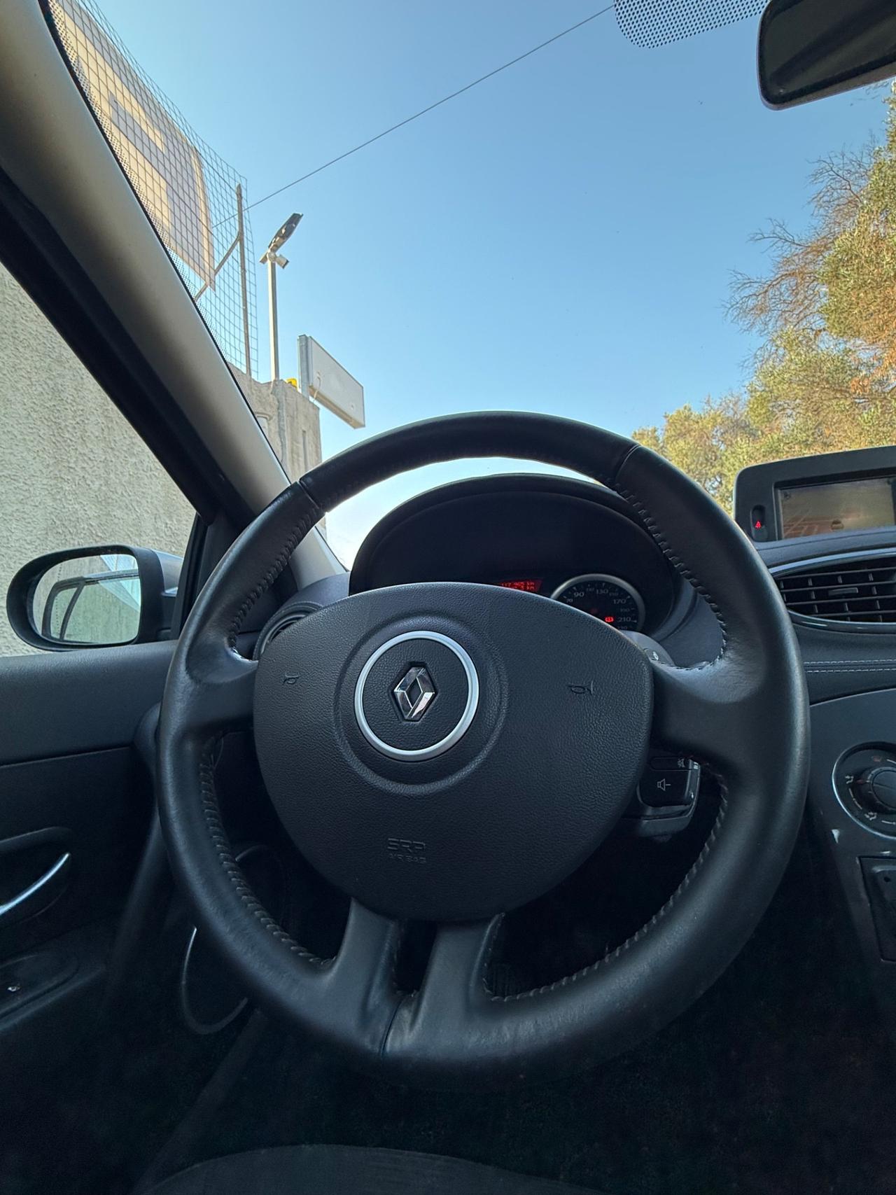 Renault Clio 1.1 75Cv GPL 20th Anniversario,117.000km,Navi,clima,DISTRIBUZIONE APPENA EFFETTUATA