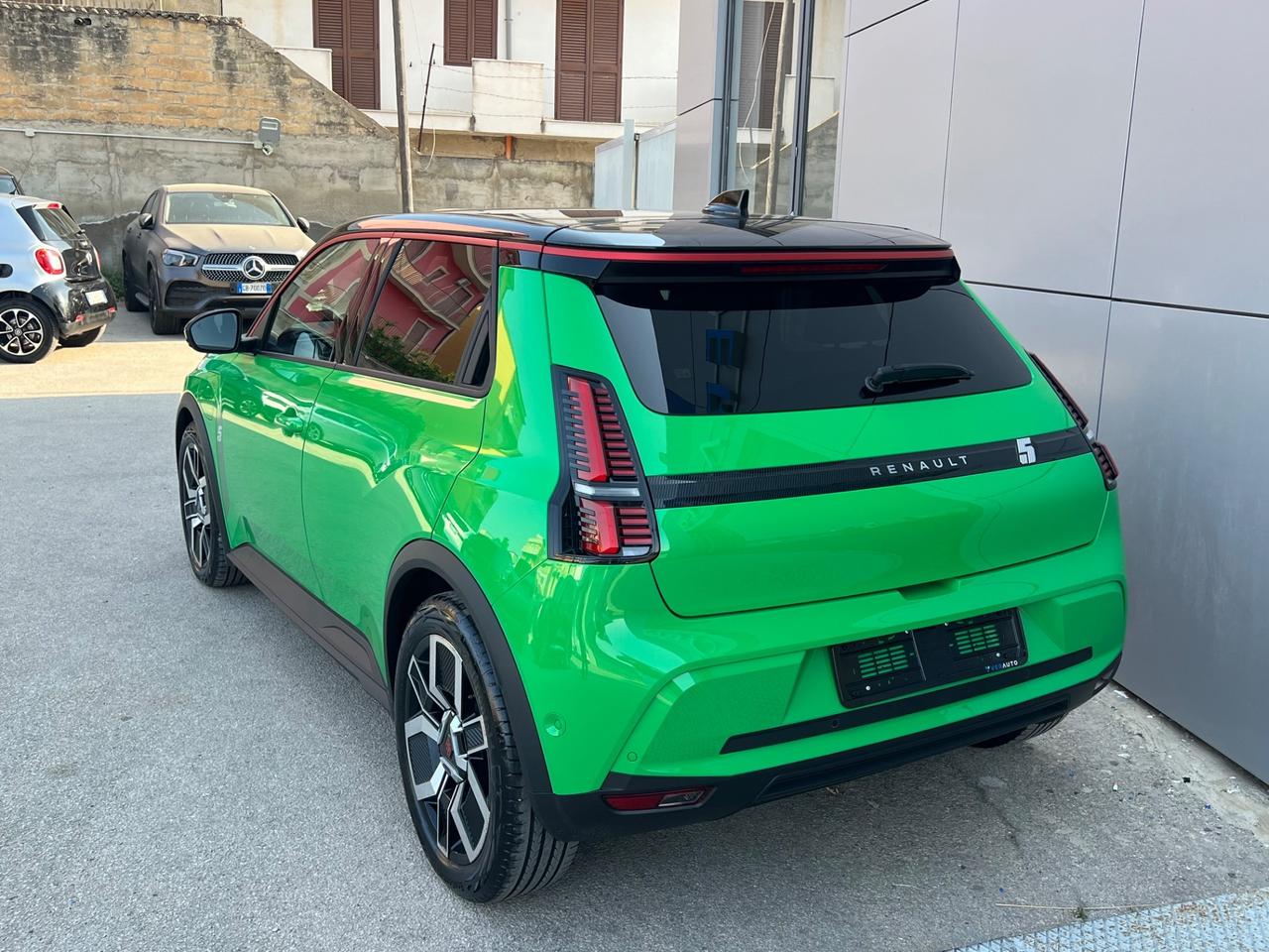 Renault R 5 E-Tech range possibilità noleggio no scoring