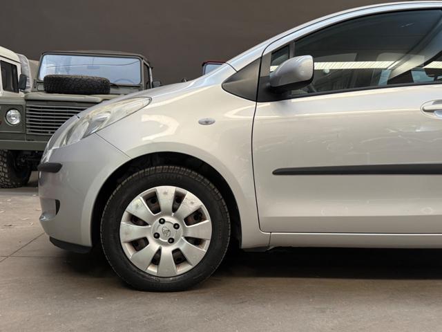 TOYOTA Yaris 1.0 5 porte Sol