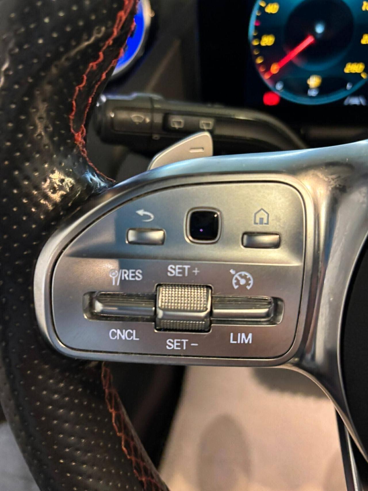 Mercedes-benz GLA 220 d Automatic Premium/--/