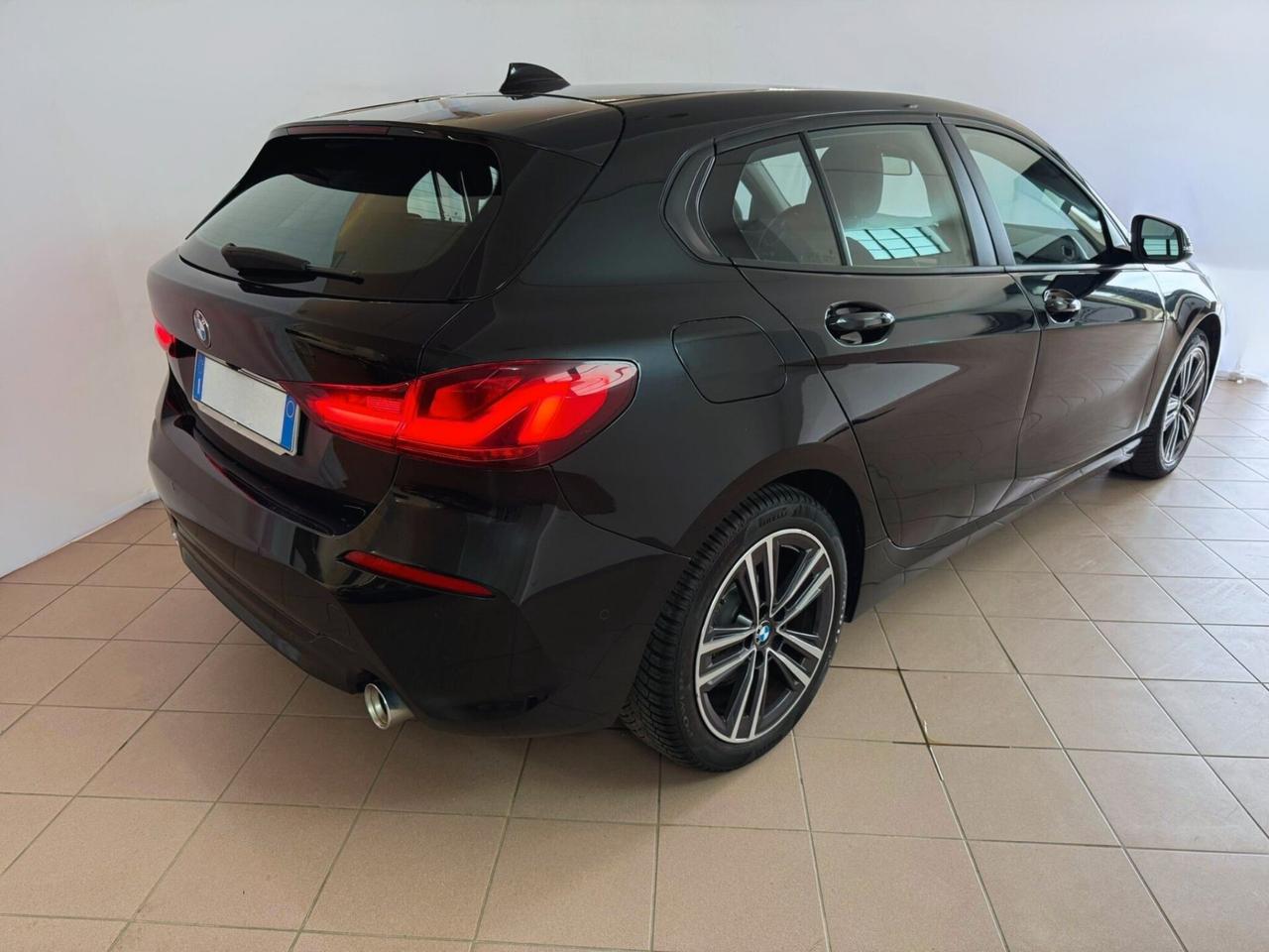 Bmw 118 118d 5p. Business Advantage
