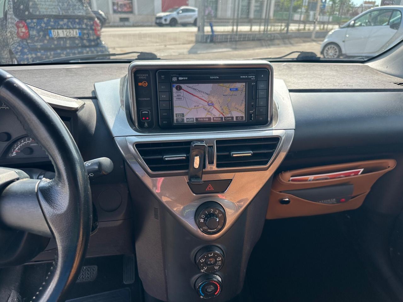 Toyota iQ 1.0