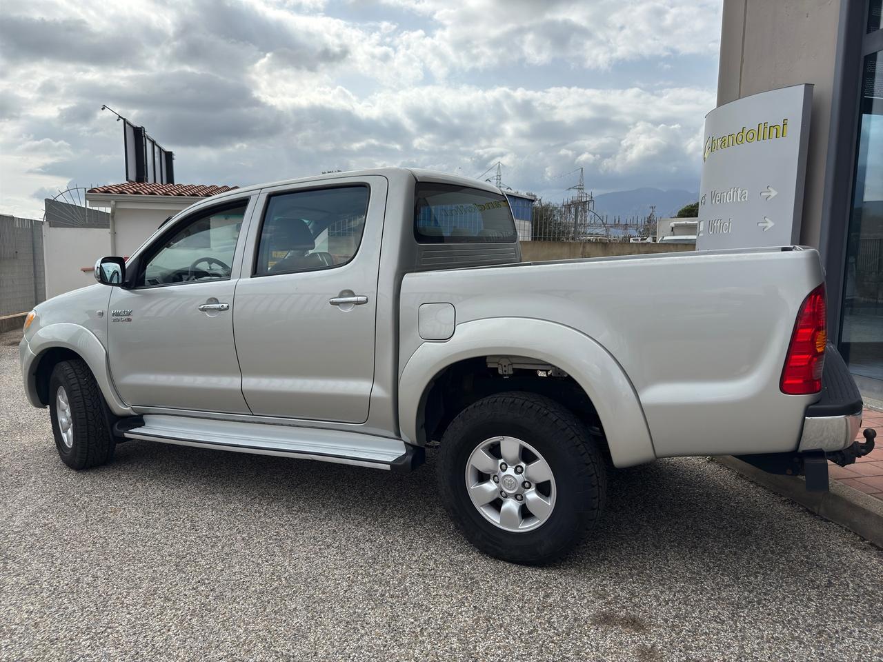 Toyota Hilux 3.0 D-4D DOPPIA CABINA my09" GANCIO TRAINO