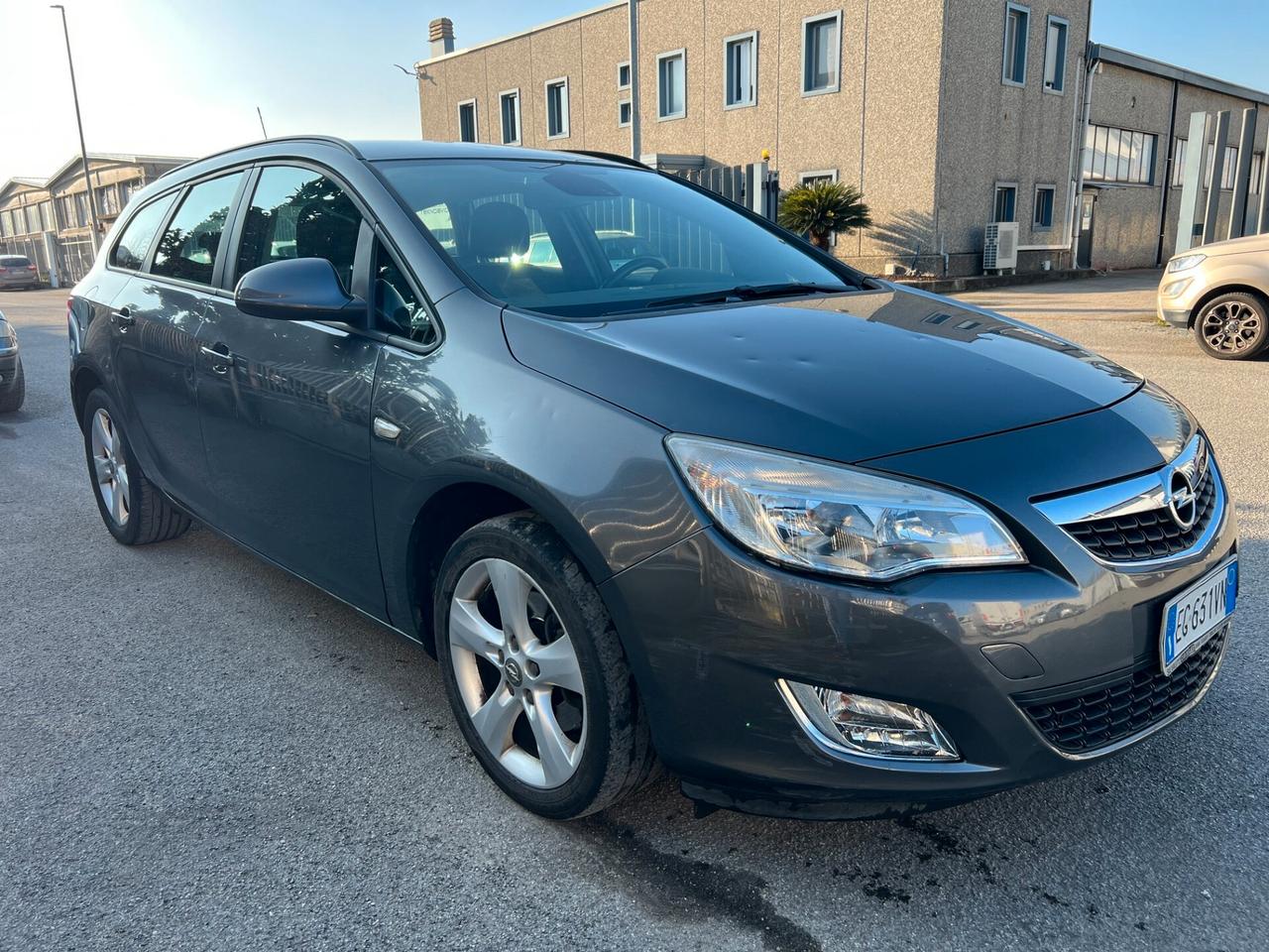 Opel Astra 1.7 CDTI 110CV Station Wagon Cosmo adatta a neopatentati