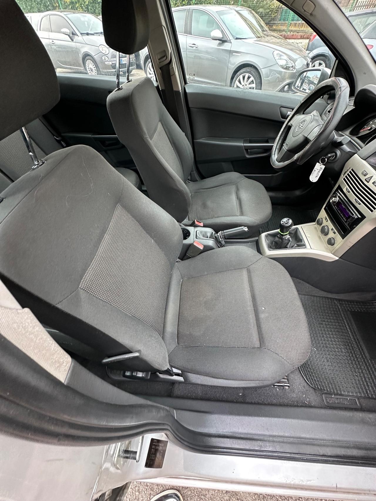 Opel Astra 1.4 16V Twinport 5 porte Enjoy