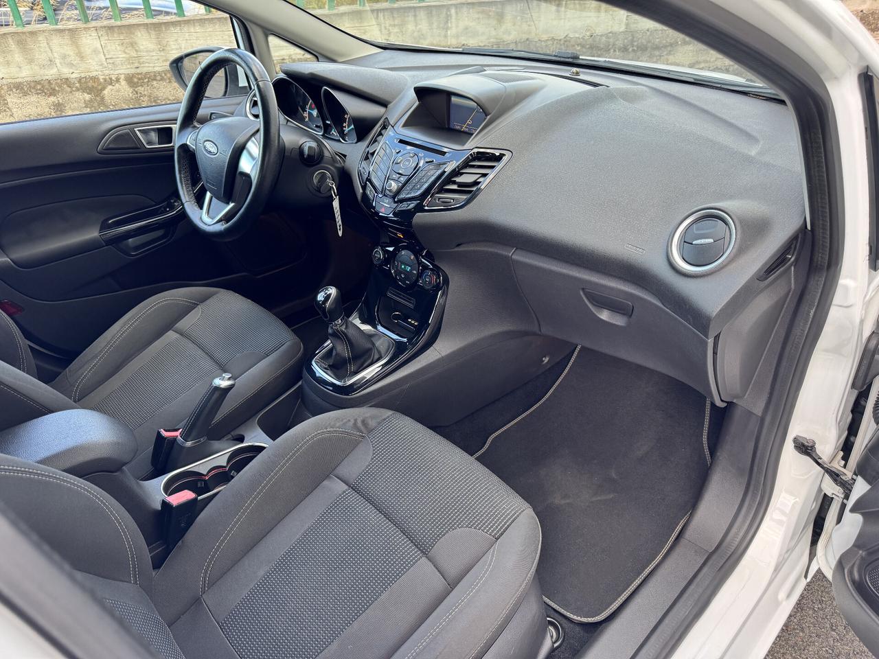 Ford Fiesta 1.5 TDCi 75CV 5 porte Titanium