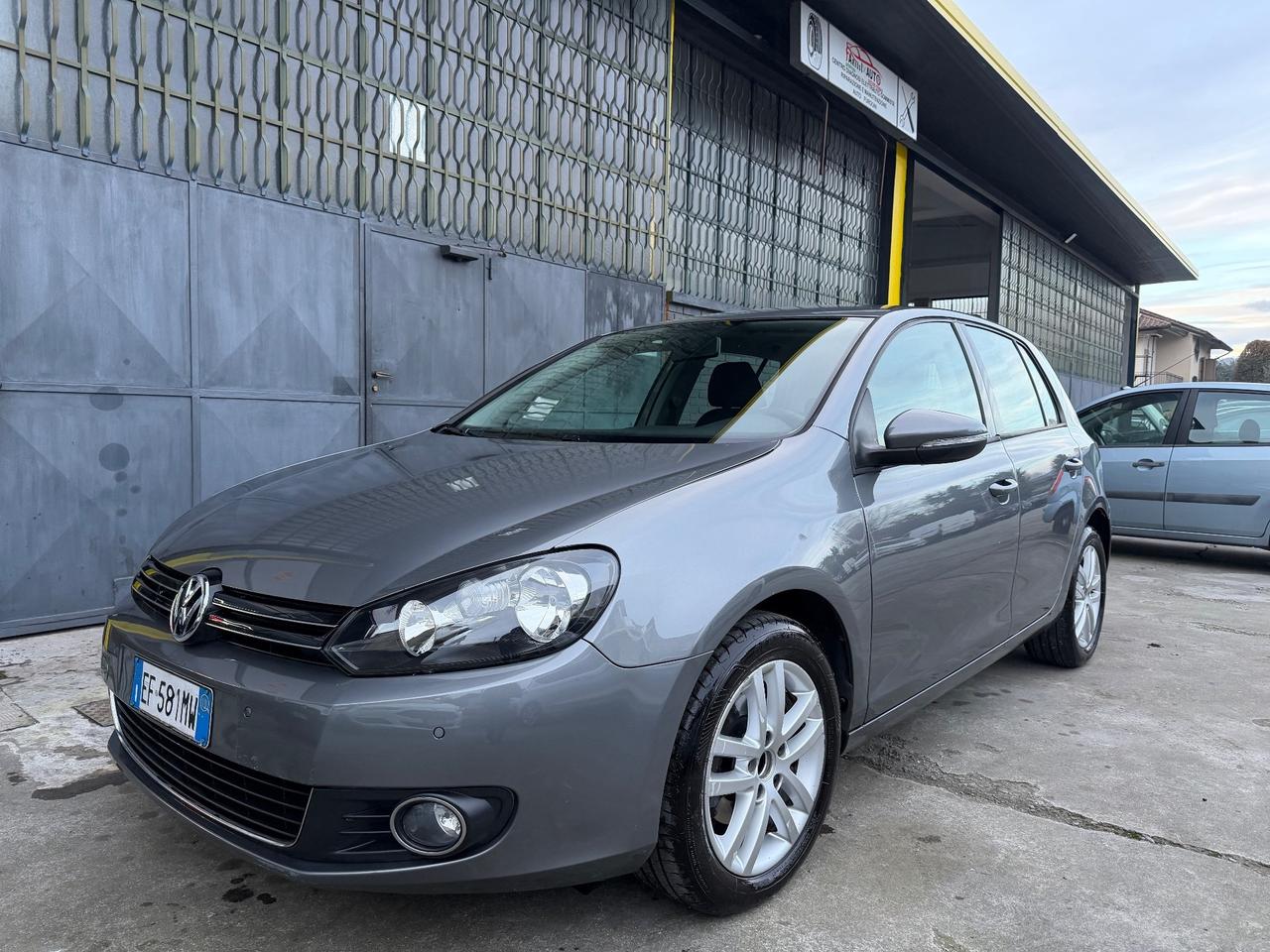 Volkswagen Golf 1.6 TDI DPF DSG 5p. Highline