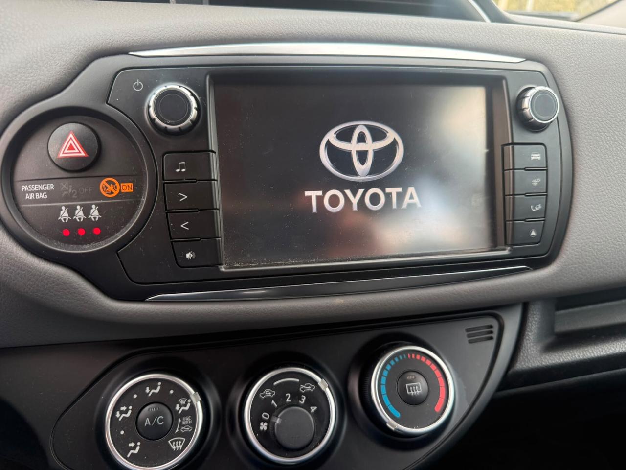 Toyota Yaris 1.0 5 porte Lounge