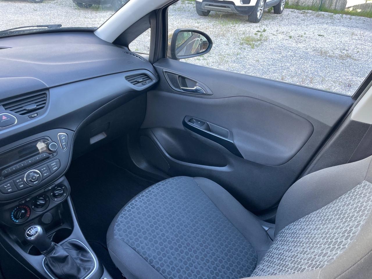 Opel Corsa 1.4 Benzina / GPL - Neopatentati