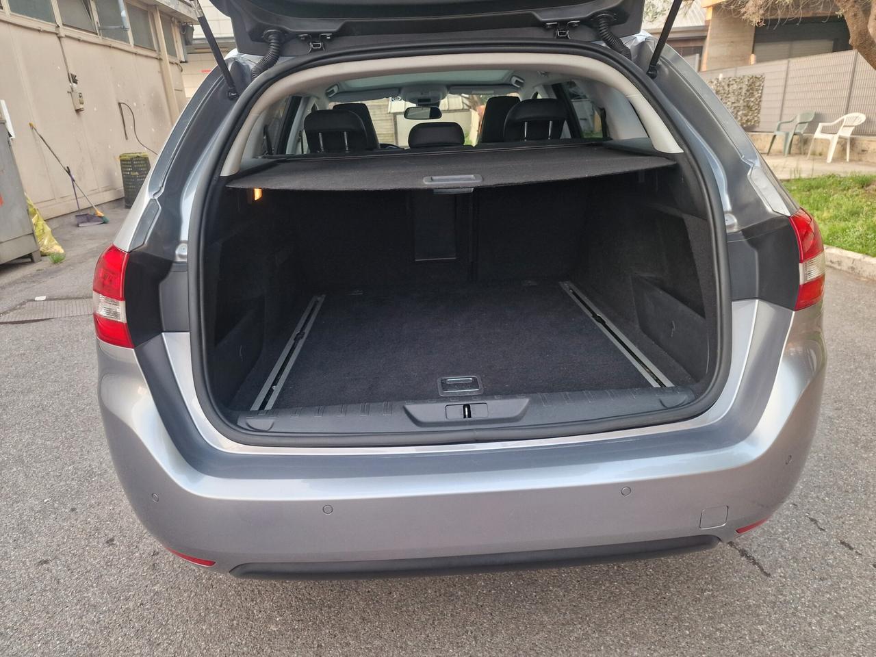 Peugeot 308 BlueHDi 150 S&S EAT6 SW Allure