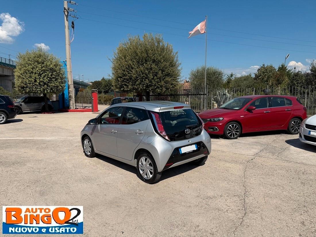 Toyota Aygo 1.0 VVT-i 69 CV 5 porte x-cool TSS