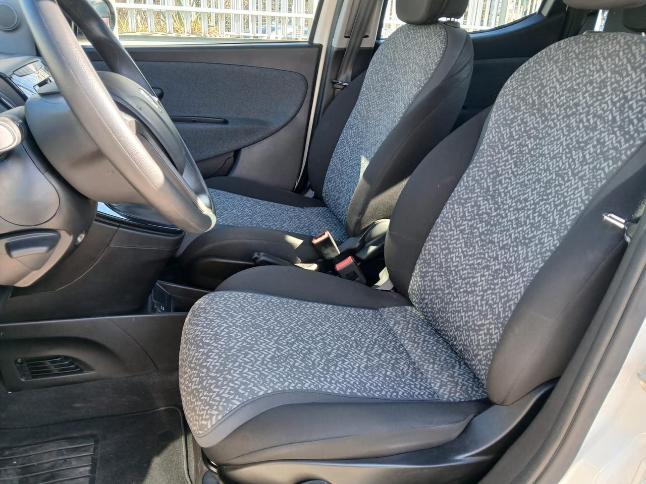 Lancia Ypsilon 1.2 69 CV 5 porte GPL Gold