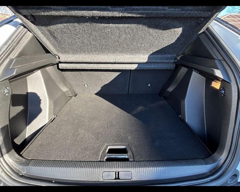 Peugeot 2008 2ª serie PureTech 130 S&S EAT8 GT