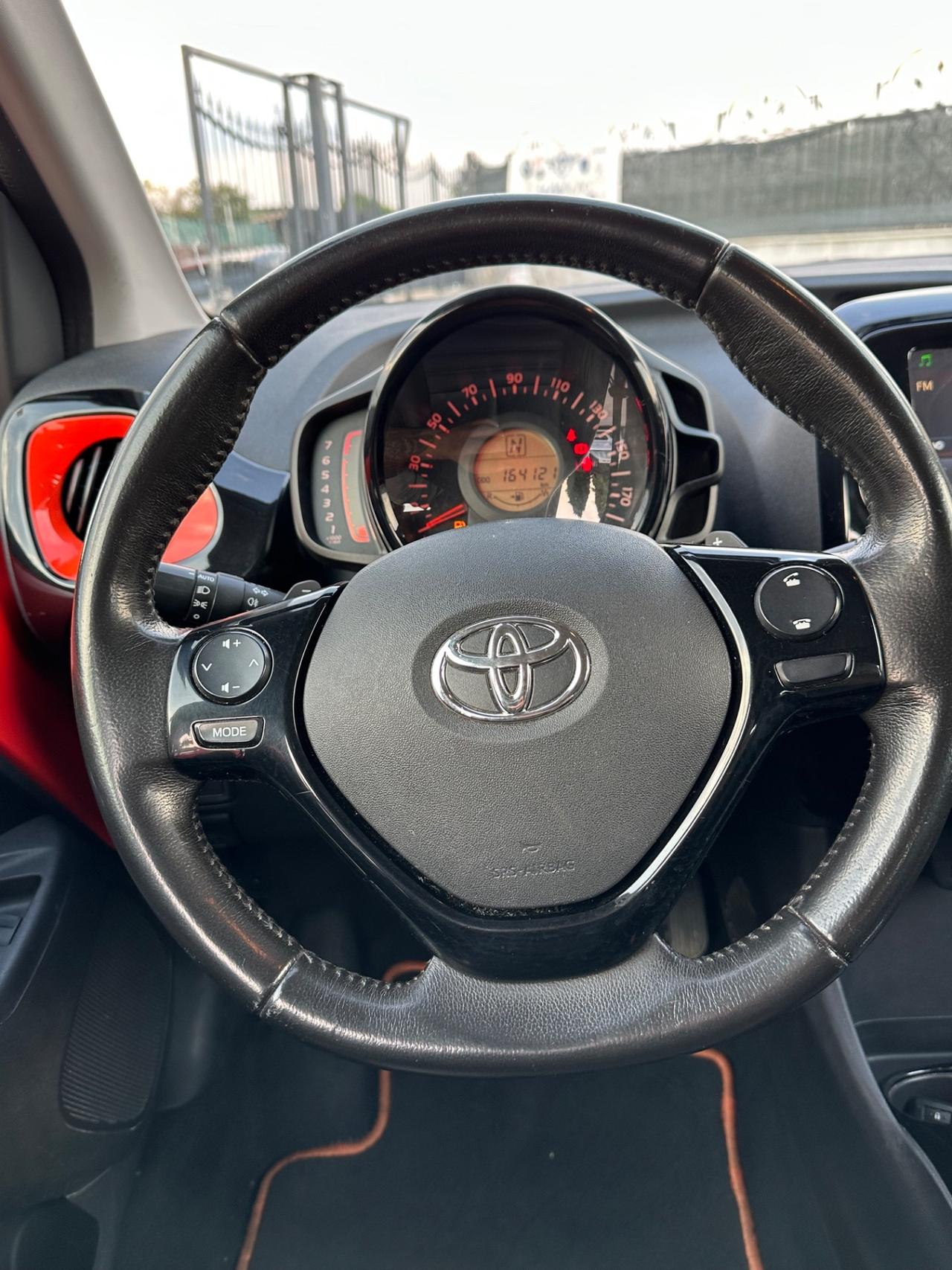 Toyota Aygo 1.0 VVT-i 69 CV 5 porte x-pure MMT 2016