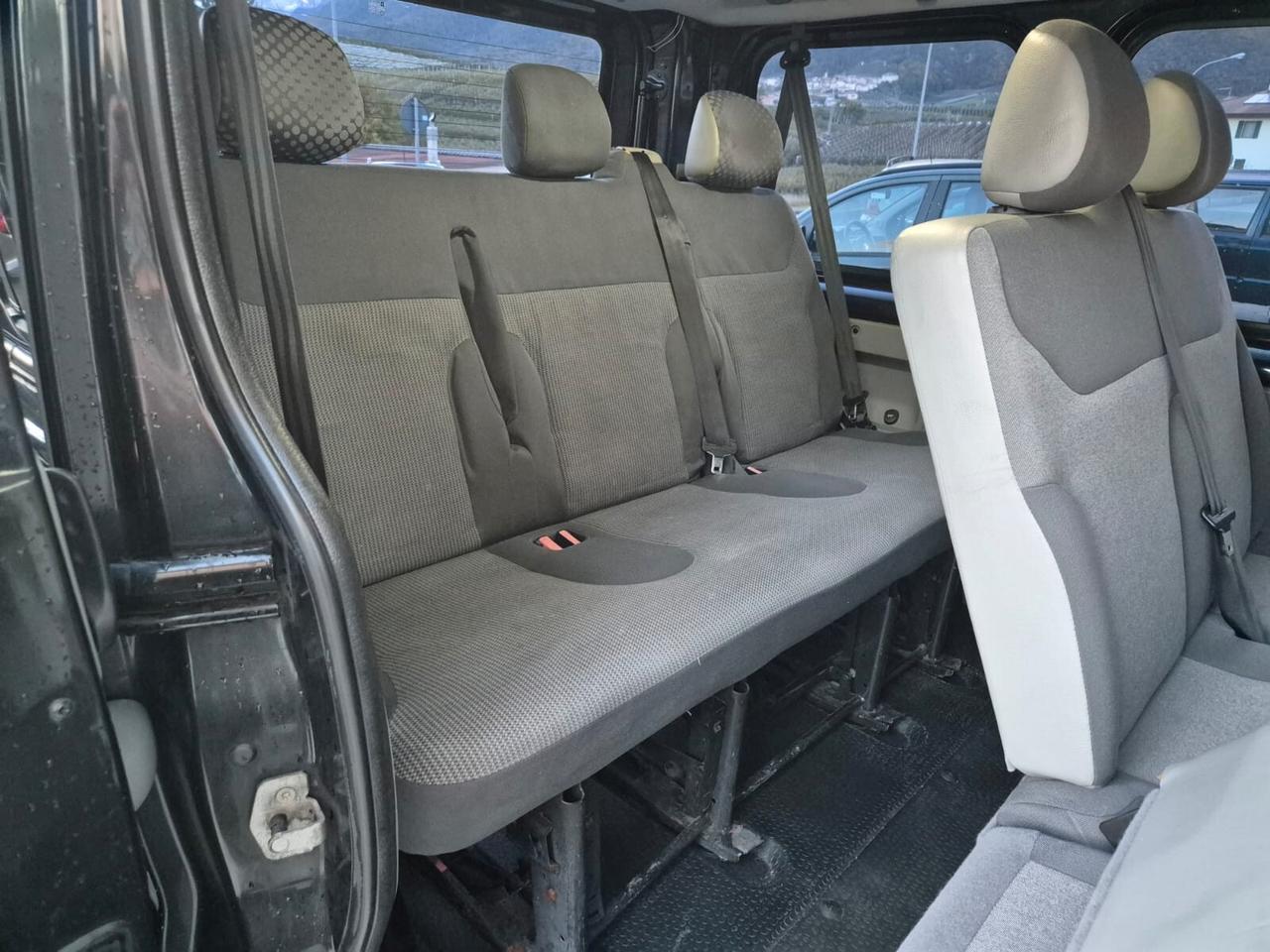 RENAULT TRAFIC 8 POSTI VERGLAST