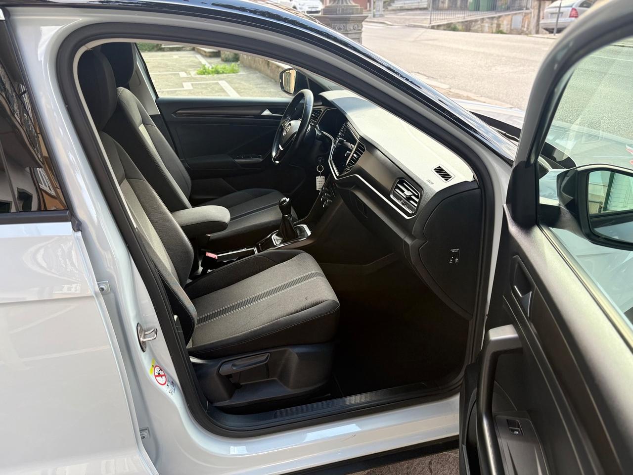 VW T-Roc 1.6 TDI Advanced FULL/LED MYSTIC WHITE