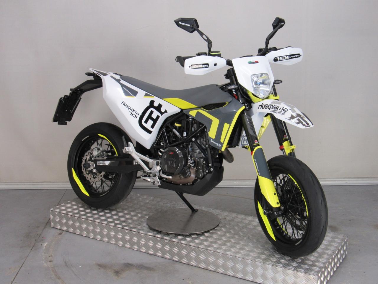 Husqvarna 701 Supermoto SUPERMOTO