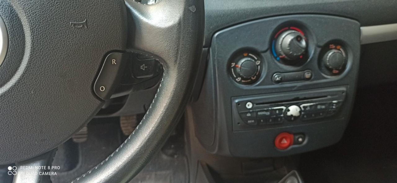 Renault Clio 1.2 16V 5 porte Luxe